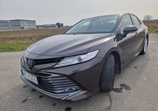 Toyota Camry cena 126000 przebieg: 64500, rok produkcji 2020 z Zdzieszowice małe 352